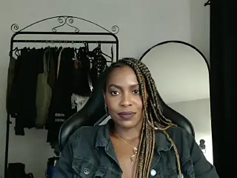 Snapshot of marisilva_br chatting on 03-08-25, 12:11 marisilva br online show from 03-08-25, 12:11