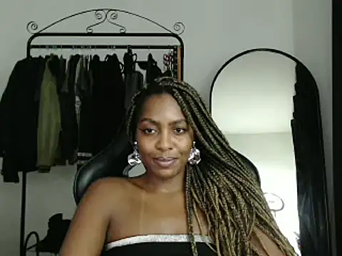 Snapshot of marisilva_br chatting on 02-17-25, 11:00 marisilva br online show from 02-17-25, 11:00