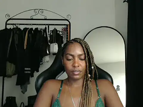 Snapshot of marisilva_br chatting on 02-25-25, 11:59 marisilva br online show from 02-25-25, 11:59