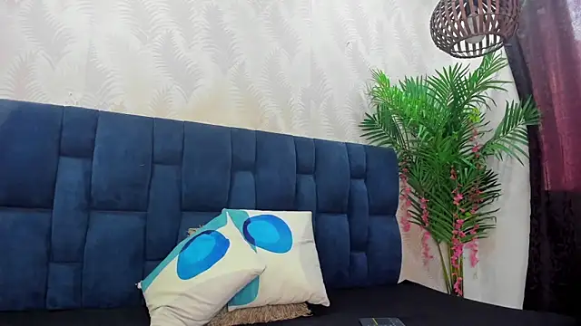 Ammy Connor1 online show from 12-22-25, 09:26