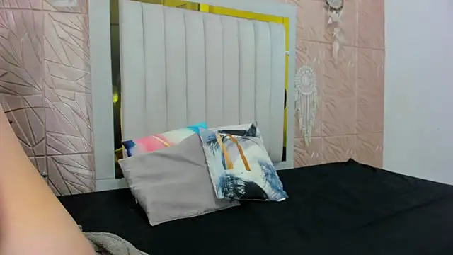 Ammy Connor1 online show from 10-22-25, 08:08