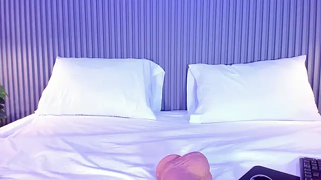 MaluDiaz online show from 10-30-25, 05:32