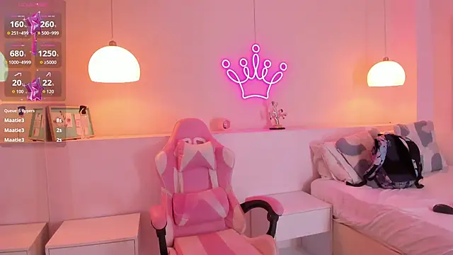 violeth hill online show from 10-25-25, 07:25