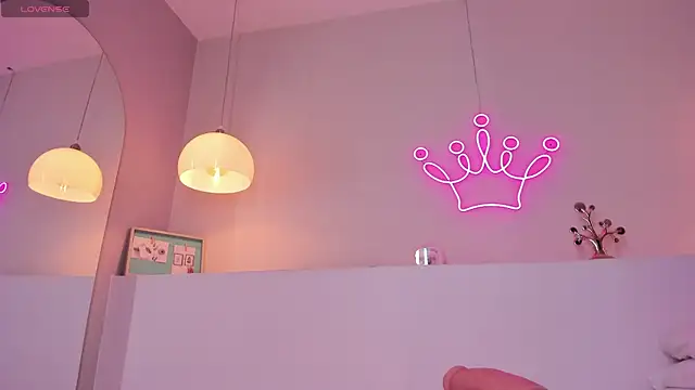 violeth hill online show from 10-18-25, 05:37