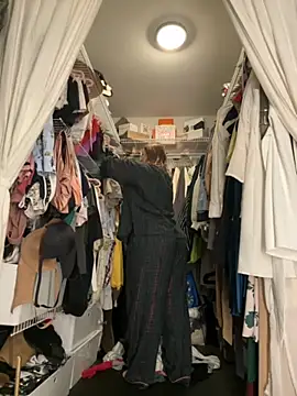 GingerSnap33 online show from 10-28-25, 04:35