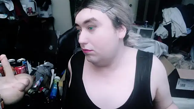 Chrissie Ohna online show from 02-10-25, 01:03