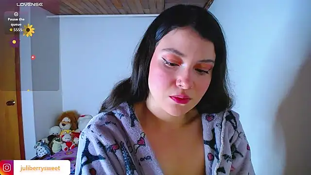 juli05star20 online show from 10-18-25, 03:08