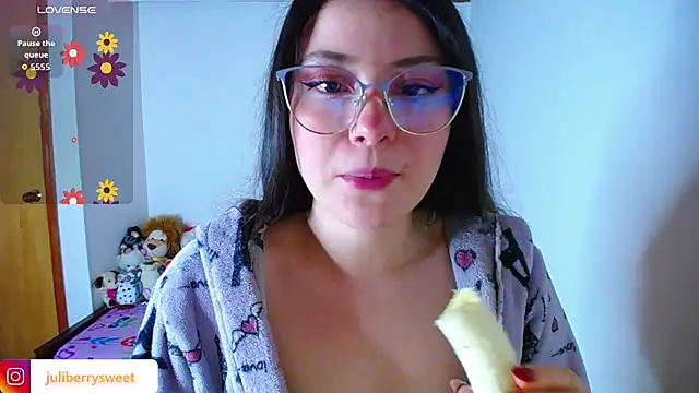 juli05star20 online show from 10-24-25, 02:21