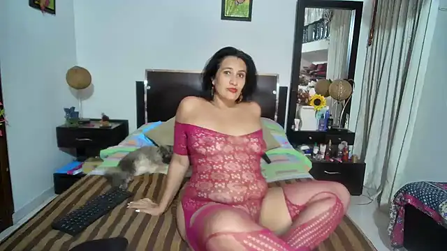 Snapshot of antonella_mature11 chatting on 07-12-26, 12:00 antonella mature11 online show from 07-12-26, 12:00