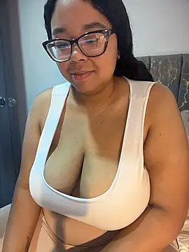 Snapshot of XMara chatting on 05-04-26, 04:10 XMara online show from 05-04-26, 04:10
