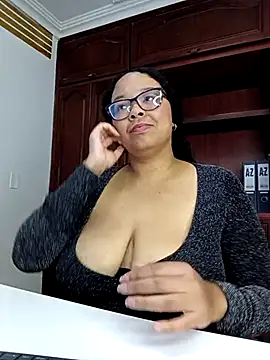 Snapshot of XMara chatting on 02-24-25, 07:52 XMara online show from 02-24-25, 07:52
