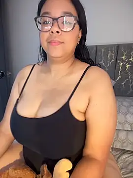 Snapshot of XMara chatting on 04-20-26, 02:40 XMara online show from 04-20-26, 02:40