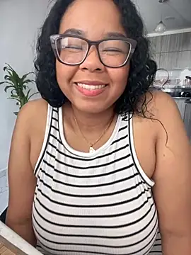 Snapshot of XMara chatting on 09-15-25, 01:55 XMara online show from 09-15-25, 01:55