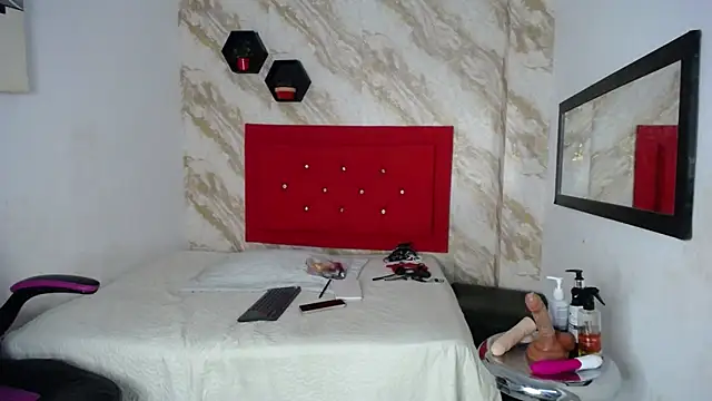 issa  love online show from 11-15-25, 12:20