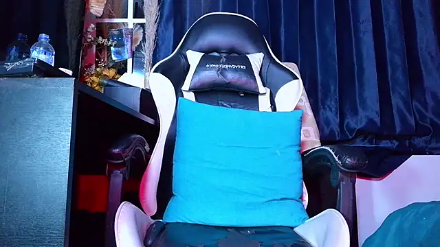 the dog lian online show from 04-01-26, 01:41