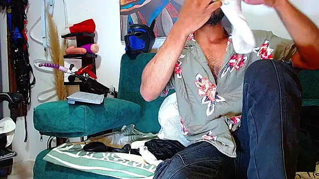 the dog lian online show from 11-13-25, 02:43