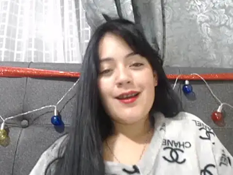 Snapshot of Alisha_99 chatting on 02-06-25, 04:42 Alisha 99 online show from 02-06-25, 04:42