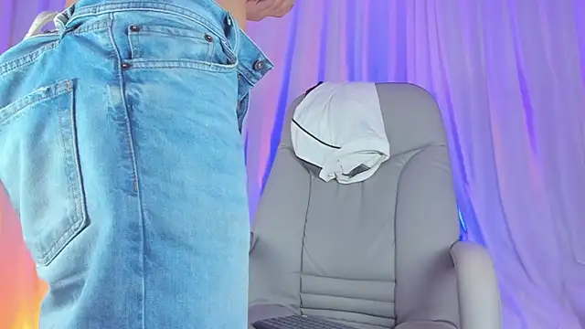 Snapshot of matt_benji chatting on 03-11-25, 01:37 matt benji online show from 03-11-25, 01:37