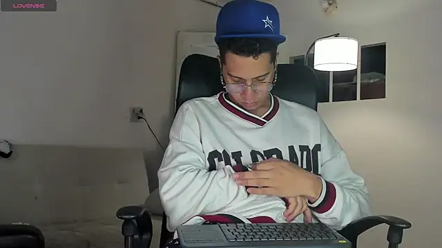 Snapshot of matt_benji chatting on 12-03-25, 02:38 matt benji online show from 12-03-25, 02:38