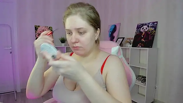 Megan Violer online show from 02-16-26, 05:22