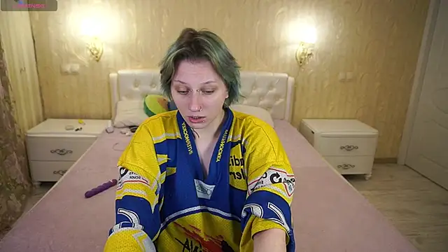 LunaaMayy online show from 02-05-26, 11:00