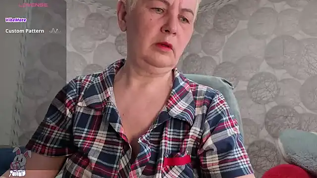 NicoleOlla online show from 04-01-26, 04:14