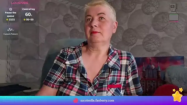 Snapshot of NicoleOlla chatting on 05-01-26, 11:54 NicoleOlla online show from 05-01-26, 11:54
