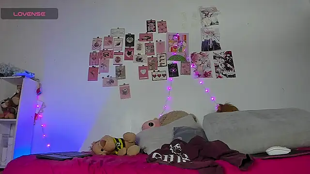 Snapshot of Pucaa_ chatting on 02-26-26, 01:16 Pucaa online show from 02-26-26, 01:16