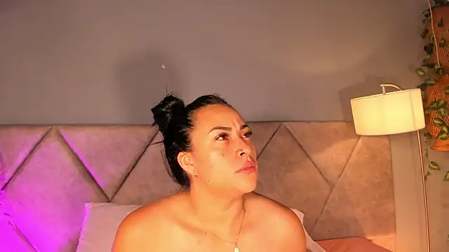 Miss Ambeer online show from 12-23-25, 11:09