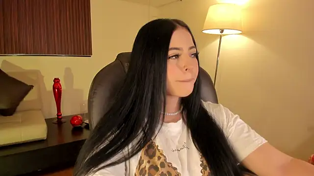 Maaiitee online show from 03-25-26, 01:10