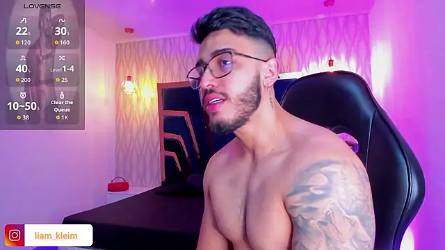 Snapshot of Liam_Kleiin chatting on 02-13-26, 11:32 Liam Kleiin online show from 02-13-26, 11:32