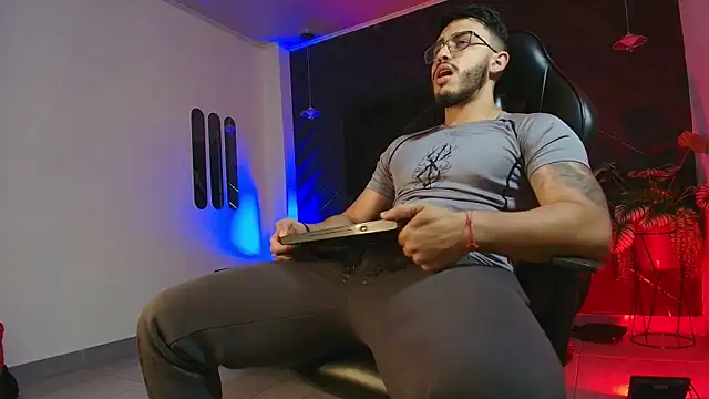 Snapshot of Liam_Kleiin chatting on 04-06-26, 11:22 Liam Kleiin online show from 04-06-26, 11:22