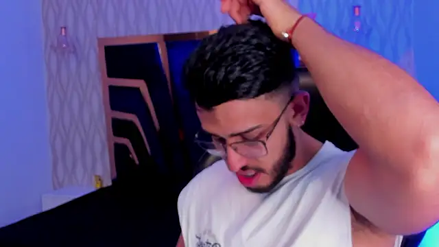 Snapshot of Liam_Kleiin chatting on 02-20-26, 11:45 Liam Kleiin online show from 02-20-26, 11:45