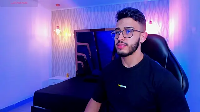 Snapshot of Liam_Kleiin chatting on 02-14-26, 11:32 Liam Kleiin online show from 02-14-26, 11:32