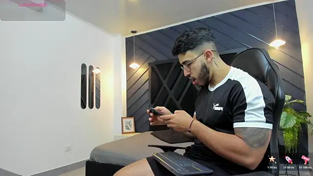 Liam Kleiin online show from 10-21-25, 11:20