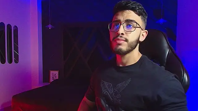 Snapshot of Liam_Kleiin chatting on 03-12-26, 11:25 Liam Kleiin online show from 03-12-26, 11:25