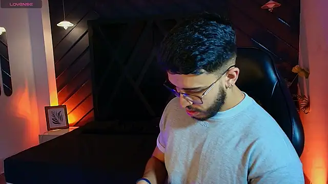 Snapshot of Liam_Kleiin chatting on 04-16-26, 11:22 Liam Kleiin online show from 04-16-26, 11:22