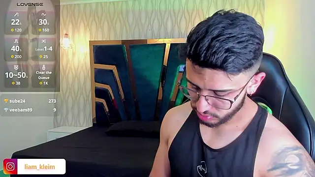 Snapshot of Liam_Kleiin chatting on 02-11-26, 11:43 Liam Kleiin online show from 02-11-26, 11:43