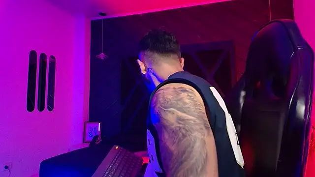 Snapshot of Liam_Kleiin chatting on 02-26-26, 11:43 Liam Kleiin online show from 02-26-26, 11:43