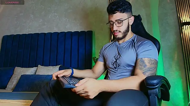 Liam Kleiin online show from 07-08-26, 11:22