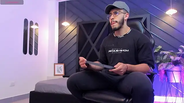 Liam Kleiin online show from 10-04-25, 11:23