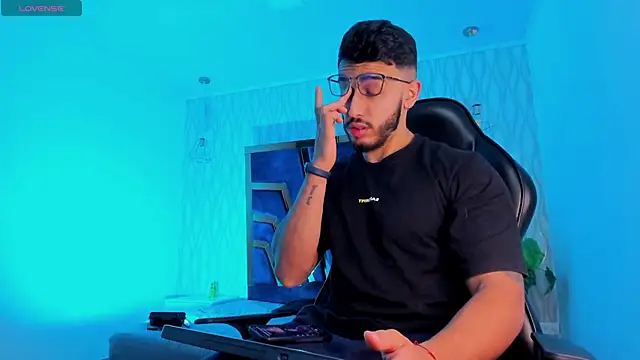 Liam Kleiin online show from 11-27-25, 11:21