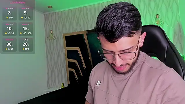 Snapshot of Liam_Kleiin chatting on 02-18-26, 11:39 Liam Kleiin online show from 02-18-26, 11:39