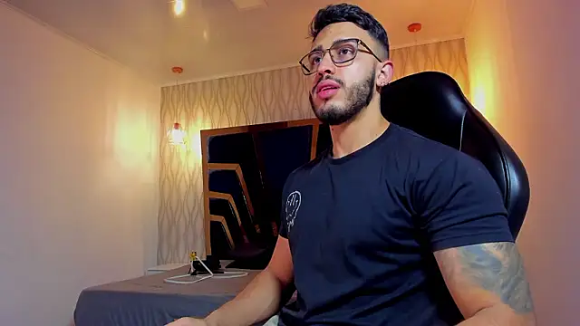 Snapshot of Liam_Kleiin chatting on 03-05-26, 11:29 Liam Kleiin online show from 03-05-26, 11:29