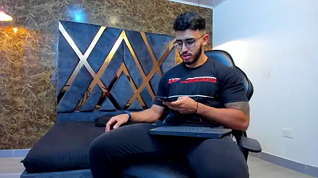 Liam Kleiin online show from 09-25-25, 11:27