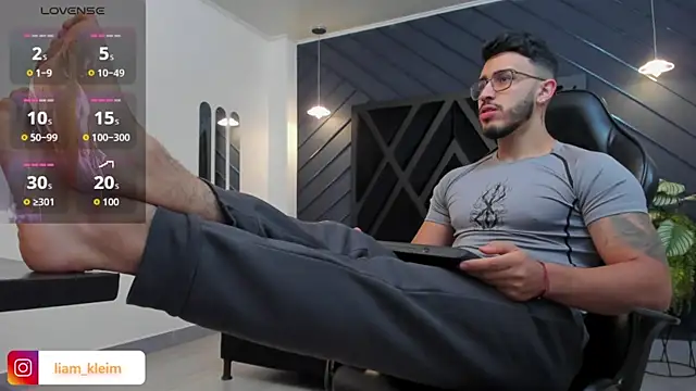 Liam Kleiin online show from 10-24-25, 11:31
