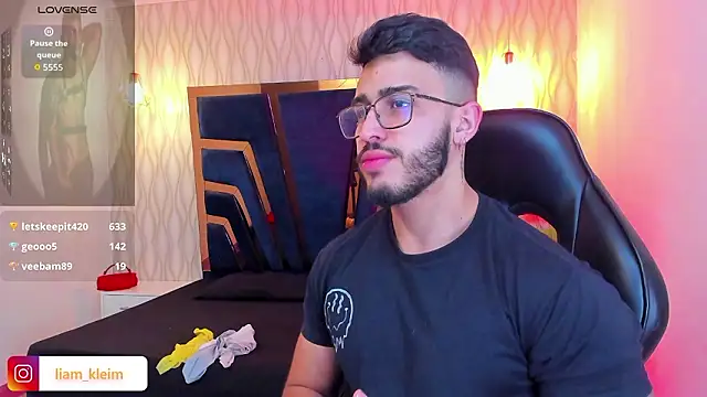 Snapshot of Liam_Kleiin chatting on 02-12-26, 11:32 Liam Kleiin online show from 02-12-26, 11:32