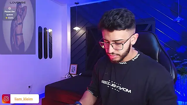 Snapshot of Liam_Kleiin chatting on 02-23-26, 11:44 Liam Kleiin online show from 02-23-26, 11:44