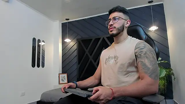 Liam Kleiin online show from 11-02-25, 02:11