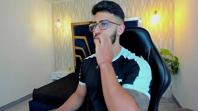 Snapshot of Liam_Kleiin chatting on 01-16-26, 11:25 Liam Kleiin online show from 01-16-26, 11:25